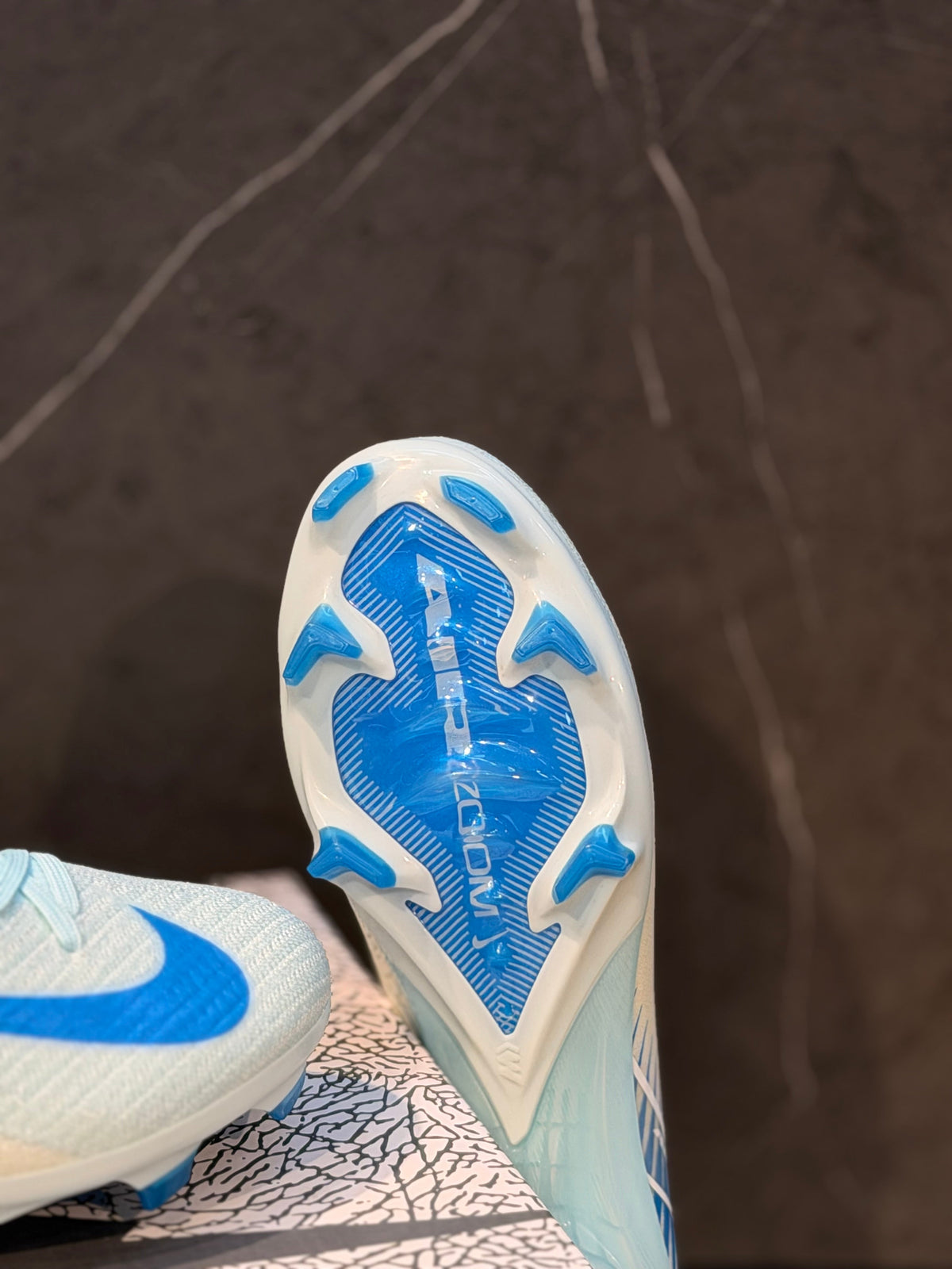 NIKE GUAYO GAMA MEDIA