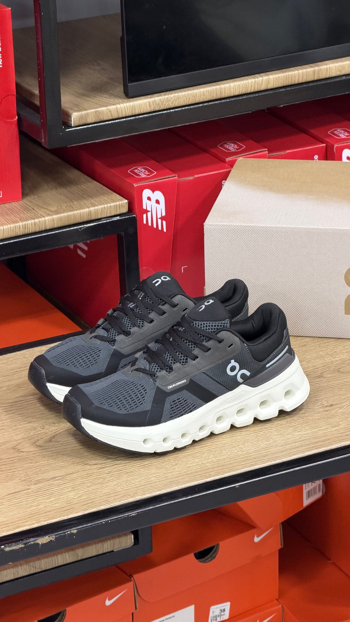 ON CLOUDRUNNER 2