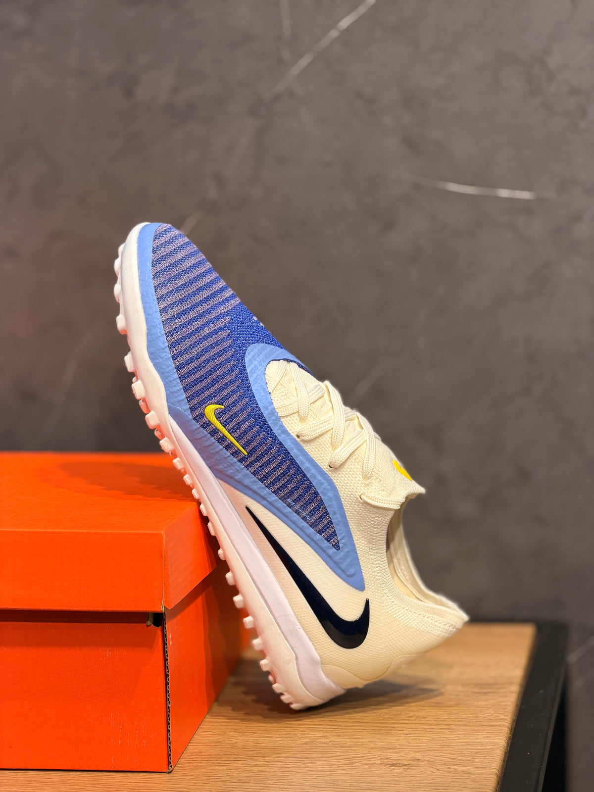 NIKE TORRETIN