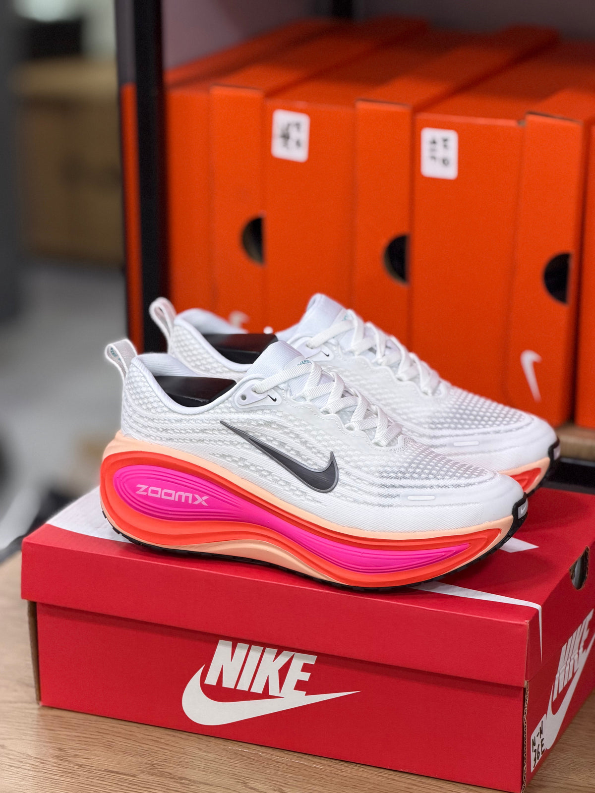 NIKE VOMERO PLUS