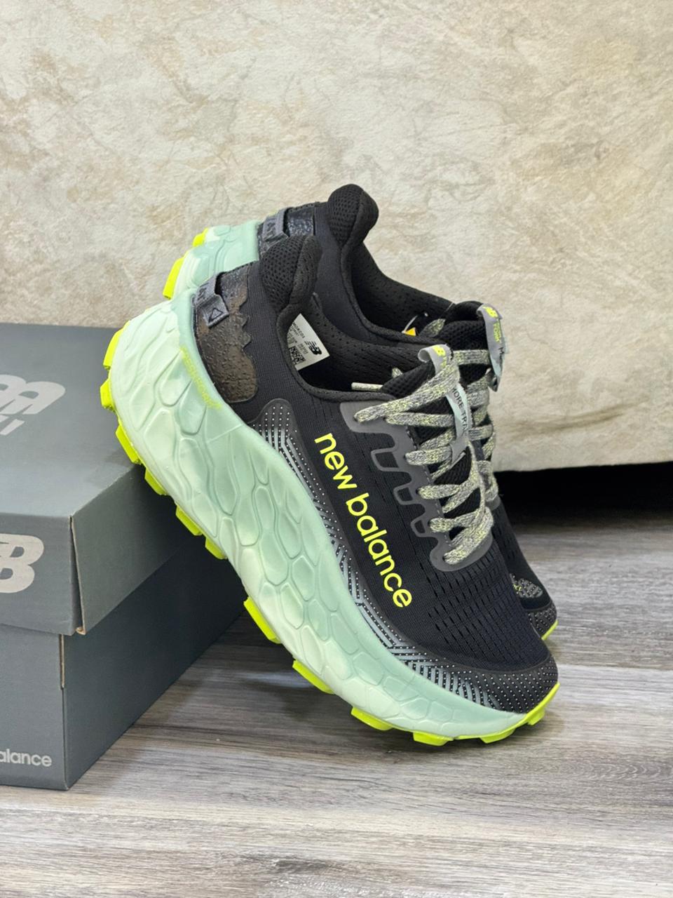 NEW BALANCE MORE V4 DAMA