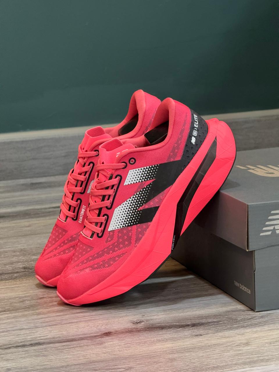 NEW BALANCE ELITE V4 DAMA