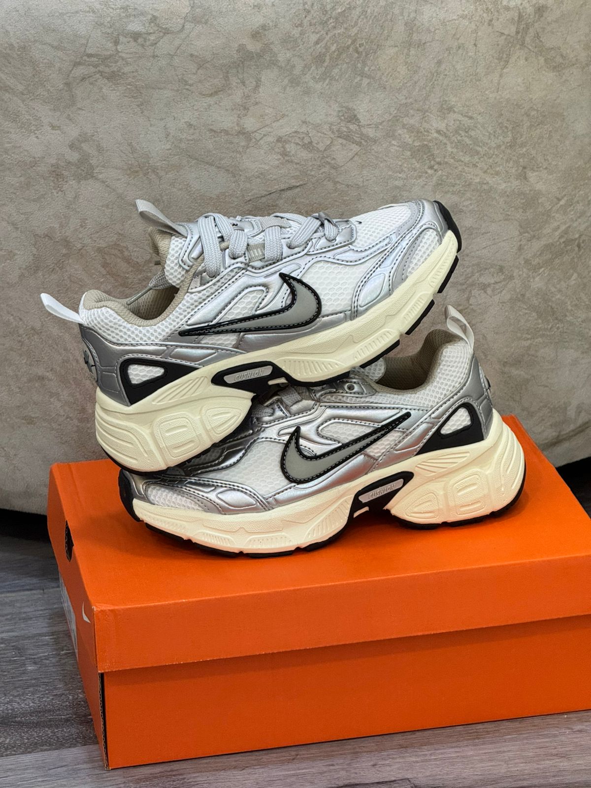 NIKE V2K HOMBRE