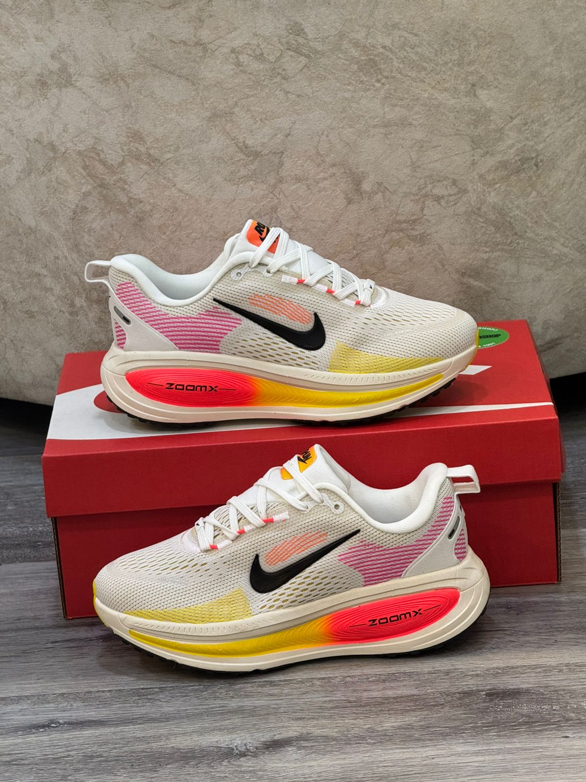NIKE VOMERO 18 HOMBRE