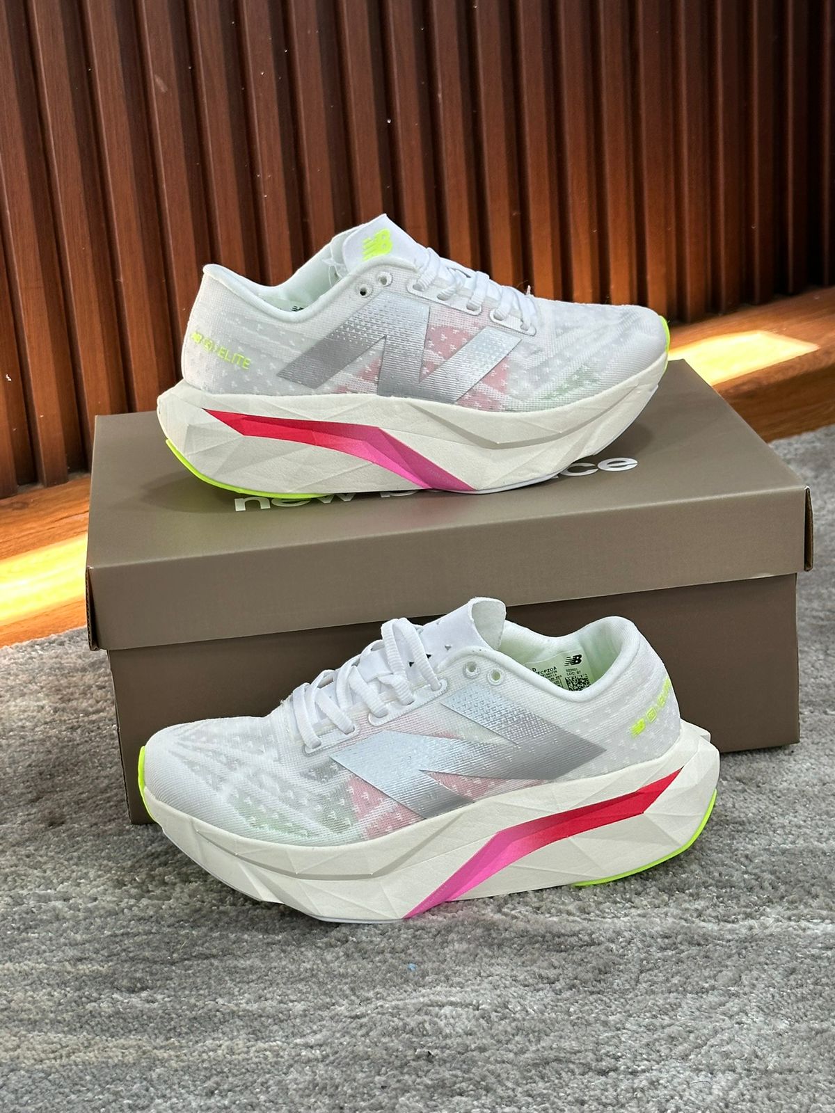 NEW BALANCE ELITE V4 DAMA
