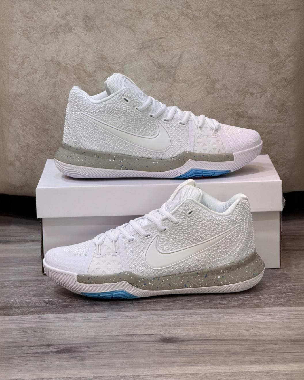 NIKE KYRIE 3